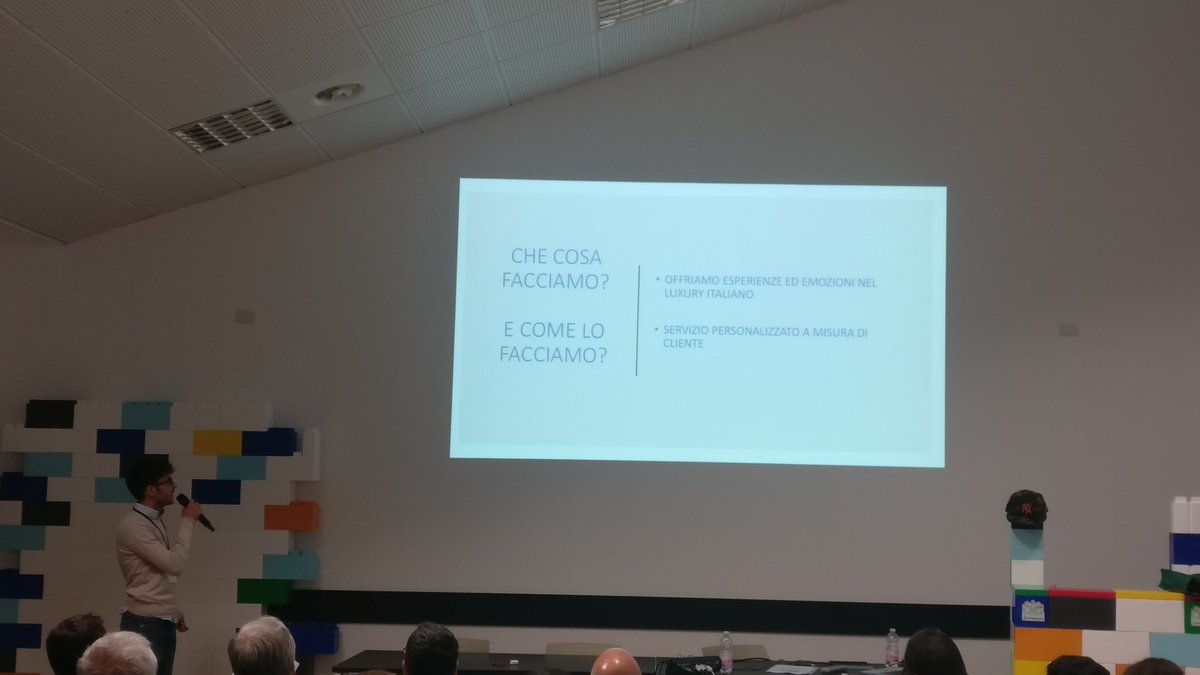 ActivatorsPV's tweet photo. Sesto pitch di #swpv17 - #italianway : esperienze per chi vuole vivere il lusso made in italy #StartupWeekend #pavia https://t.co/uMnIbRAAR4