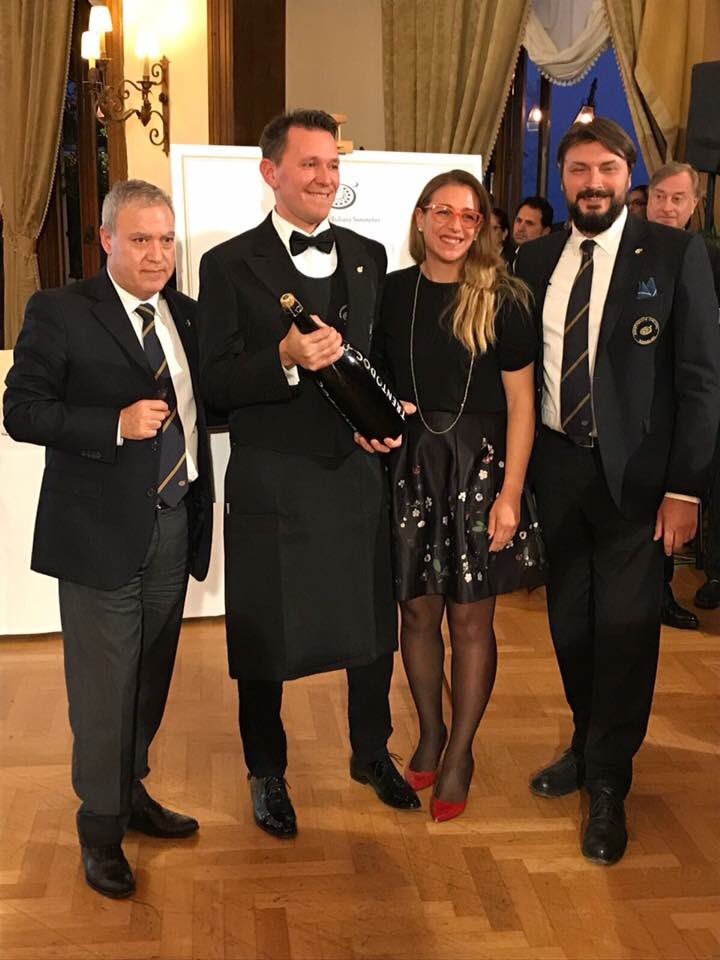 CantinaDorigati's tweet photo. Ci congratuliamo con il nostro amico @robertoanesi robyanesi ristoratore del @ElPaelCanazei nuovo miglior sommellier d'Italia!@trentodoc https://t.co/aytnnZ2mEa