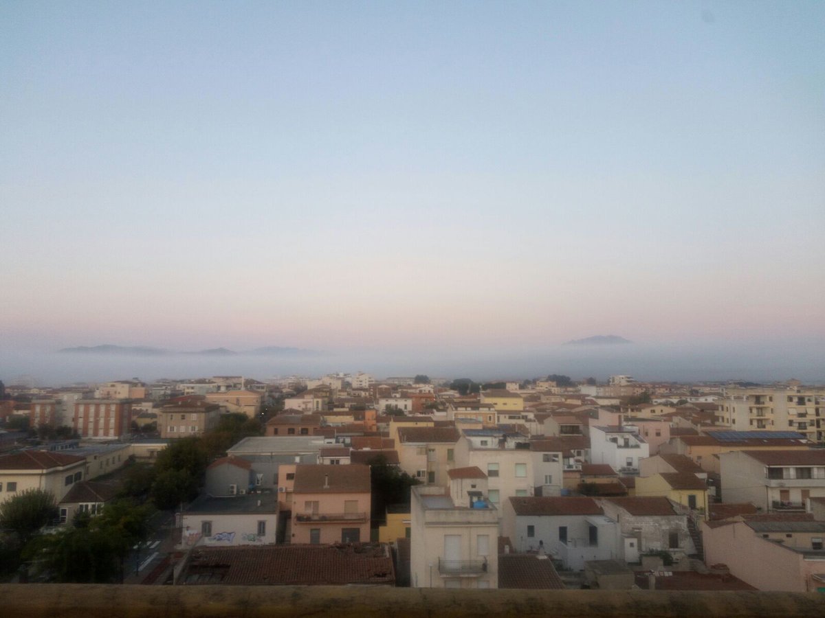 AngeliAlessandr's tweet photo. #Albe e #tramonti olbiesi d'ottobre! :)
#olbia #limbara #Sardegna https://t.co/M5zGxbPMvw