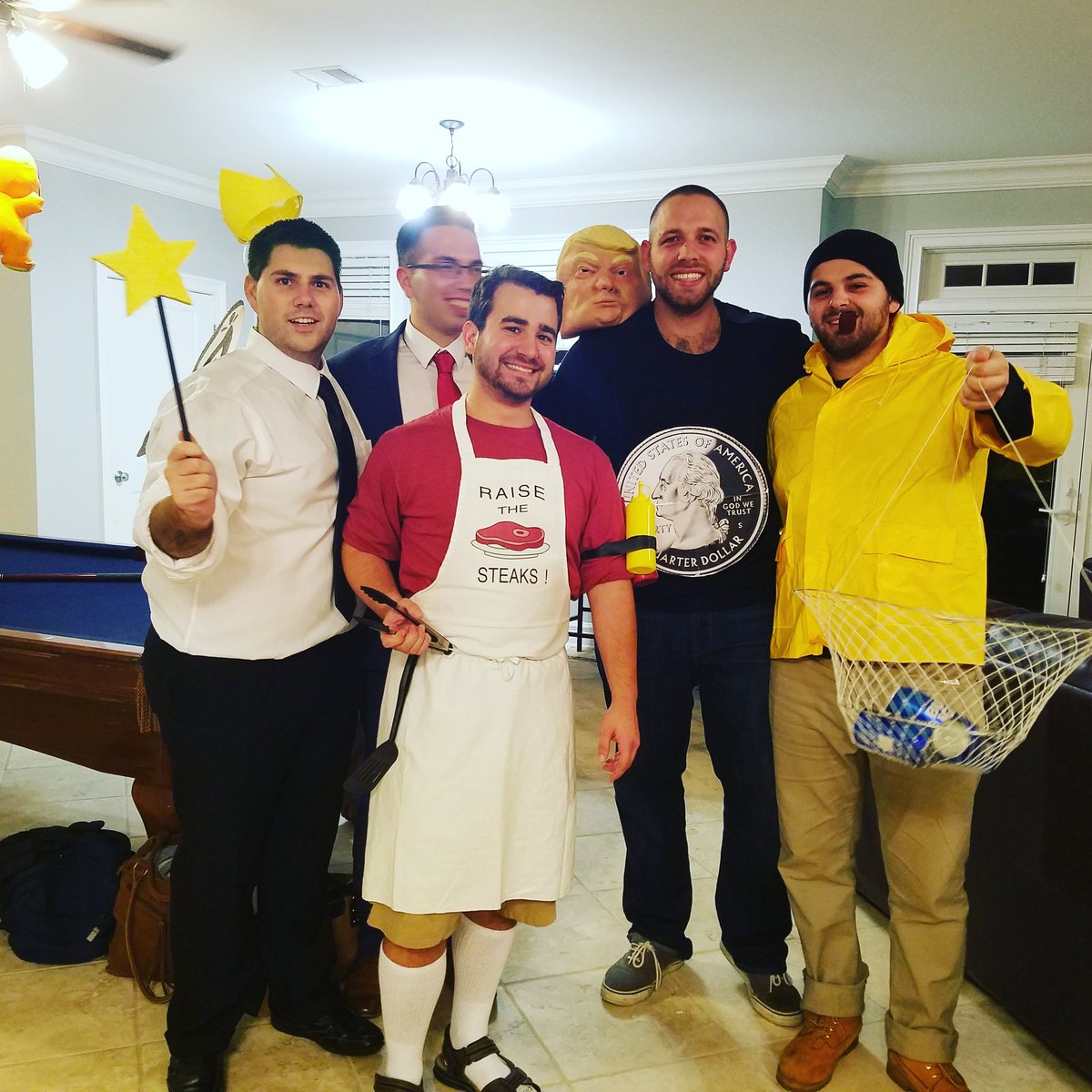 MitchGarofalo's tweet photo. Great times with my brothas.
#halloween #grillmasterdad https://t.co/O6kcueNaYl