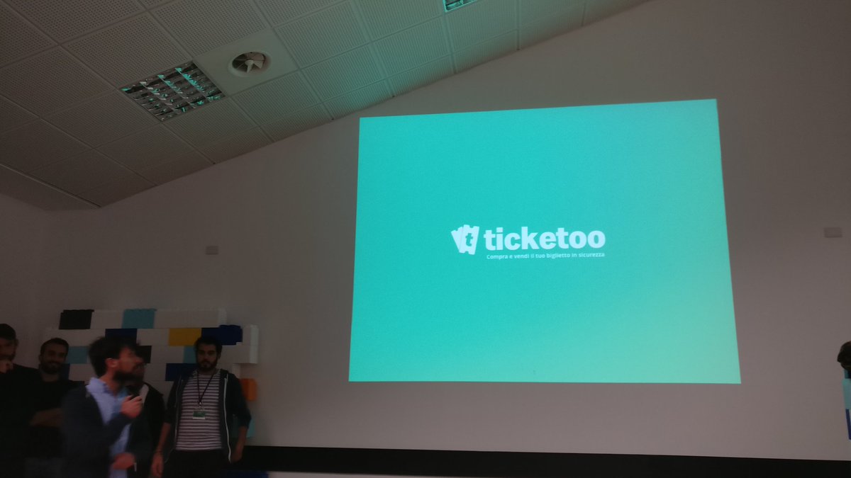 ActivatorsPV's tweet photo. Nono pitch di #swpv17 : #ticketoo - la piattaforma di rivendita dei biglietti che non si possono utilizzare #StartupWeekend #pavia https://t.co/xBrFmH4cRK