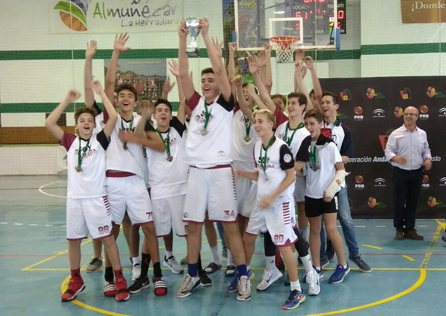 FABGranada's tweet photo. Granada Campeon Inf Masc al vencer a Cádiz 61-70
#CASEBAIM17 #Valorcesto
@TurismoDeporAND @DeporteAND #Almuñecar-LaHerradura Enhorabuena https://t.co/xEePRdifjB