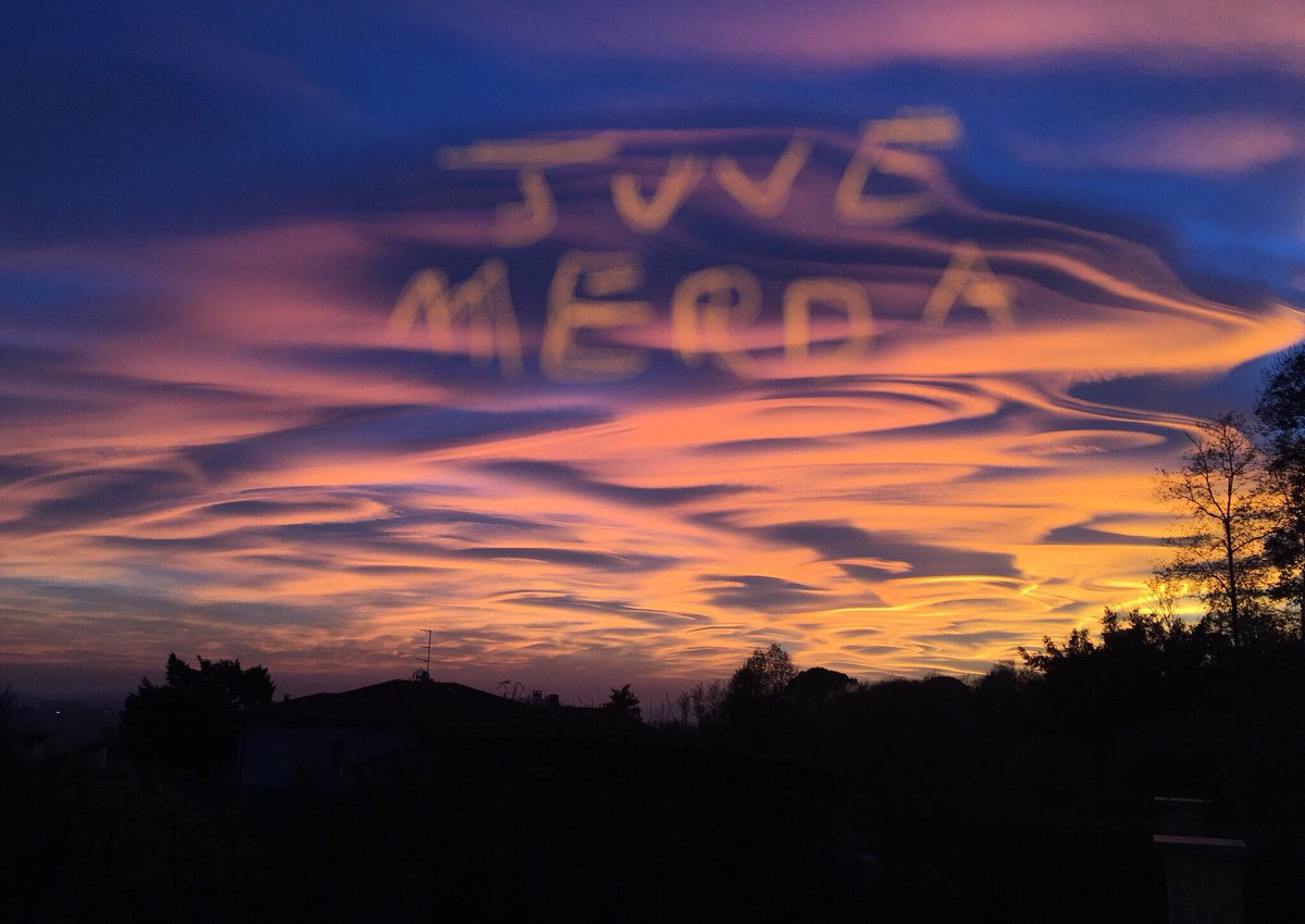 falsario80's tweet photo. Incredibile https://t.co/HeO9qdRODQ
