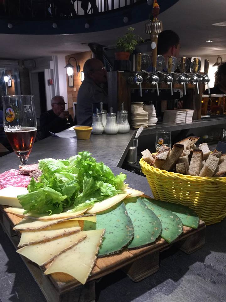 PayetaPlanche's tweet photo. Le week-end n'est pas encore terminé ! Profitez de votre soirée avec une #planche au Bistrouille dans le Vieux #Lyon
https://t.co/BZAa0hbvYX https://t.co/9G8wMgpIv0