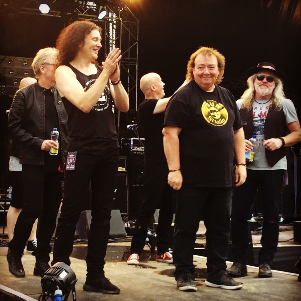 _ToniRees_'s tweet photo. @SteelhouseFest My fave pic of @handofdimes & @Bernie_Marsden at @SteelhouseFest now known as #Berniefest What a FANTASTIC weekend 🤘🏻🖤 https://t.co/NSje1xVZgW