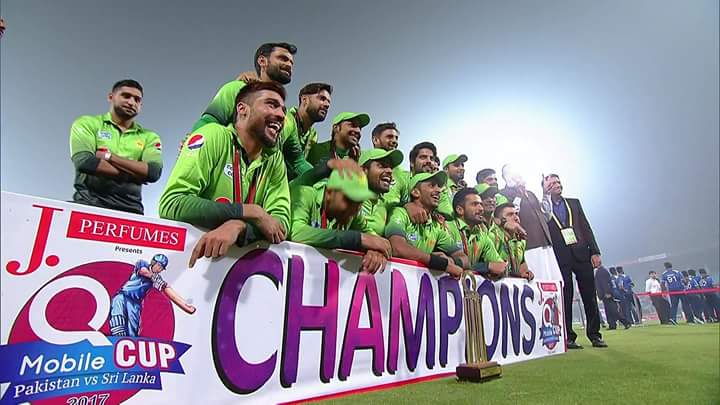 MeeHareem's tweet photo. Congrats,well played Pakistan👏👏
Thank u so much 4 coming,u won our hearts#ThankYouSL
#ChampionsOfHearts 
#Respect #PakVsSL
#CricketComesHome https://t.co/yxypbsJfzf