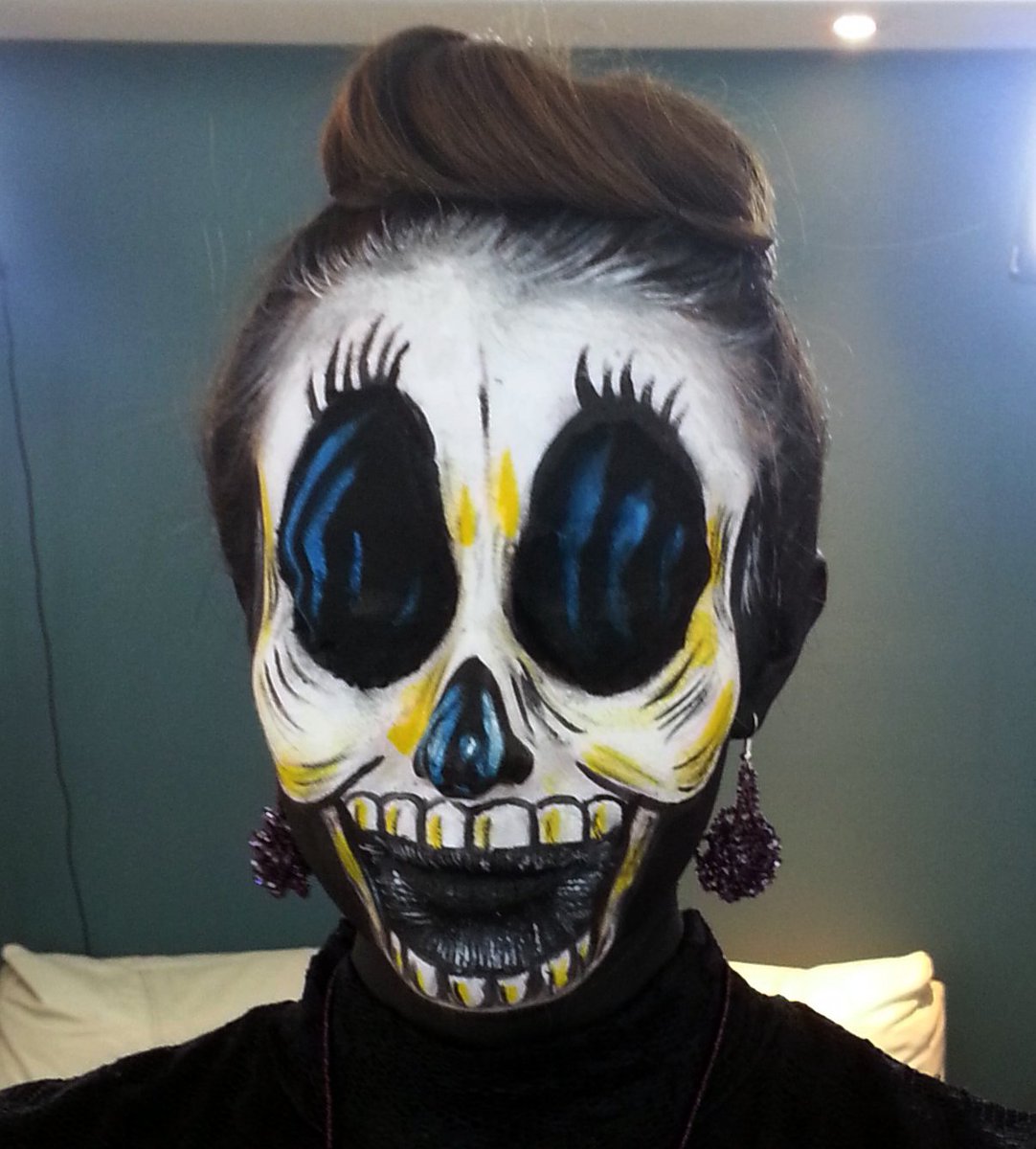 beatrizcisneros's tweet photo. Maquillaje como Caricatura d Catrina
Cartoon-like Catrina #makeupbybeatrizcisneros #catrinamakeup  #beaddicts #diademuertos #makeuphalloween https://t.co/p2S6A4MQ0Z