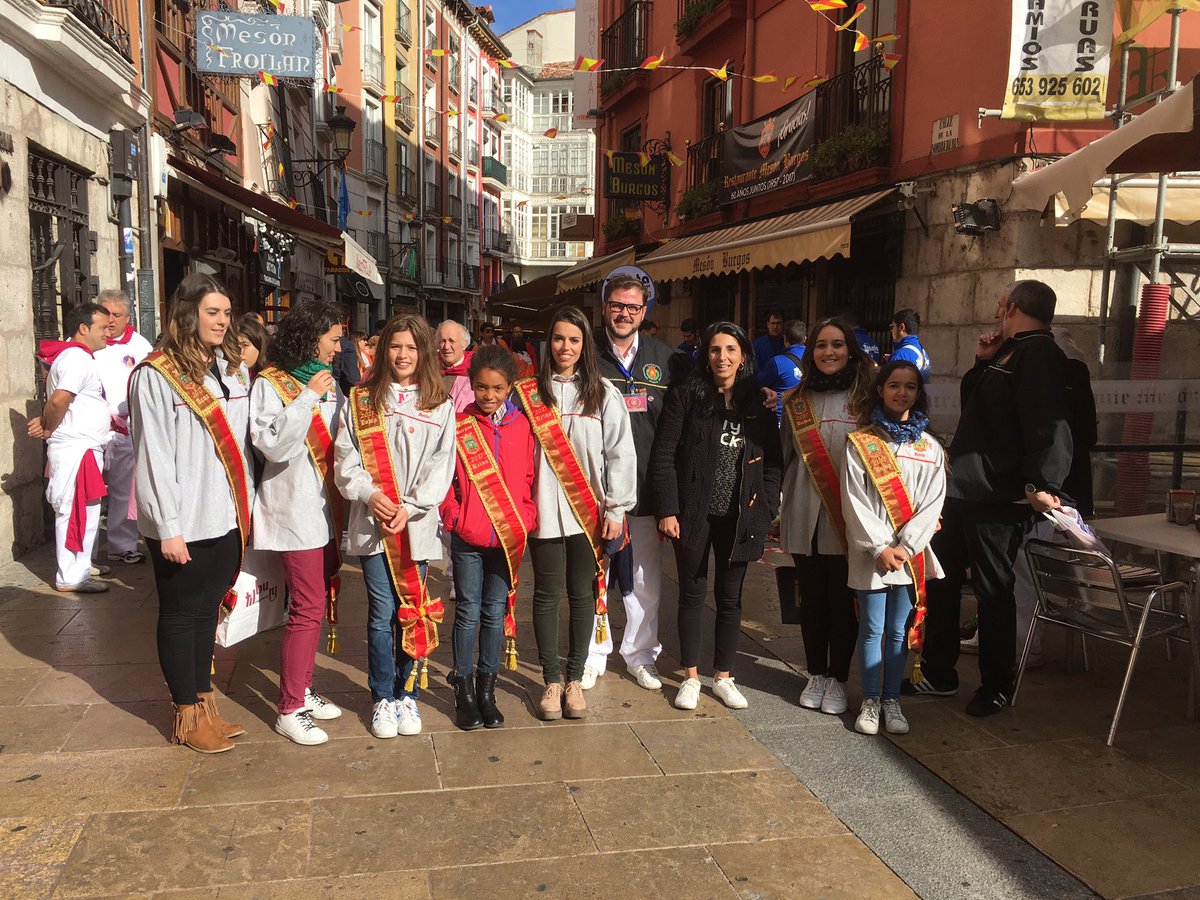Gran día el de ayer!!! Gracias a todos!!! #Burgos #Castilla #Blusas #Peñas