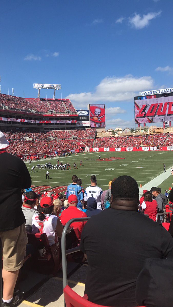Melc1223's tweet photo. Enjoying a beautiful day at the Bucs  game!  Thank you @SHRTampa https://t.co/yH7A3FmM3s