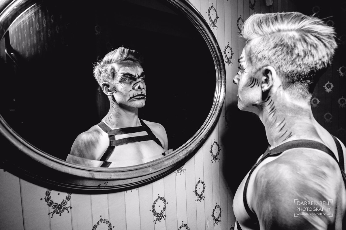 MADTrust's tweet photo. Mirror mirror on the wall... who's the barest of them all...  #WrongFairytale 😂 #RubyStrippers https://t.co/hh8lq9K8CH