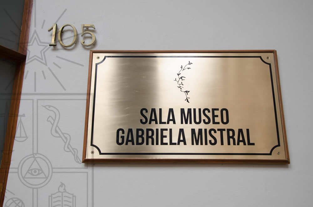 Museodata's tweet photo. Encuentra la Sala Museo Gabriela Mistral en el #DirectorioDeMuseos del portal @Museodata: https://t.co/2AmD357Dej #Museos #Santiago #Chile https://t.co/Oow4DlqttC