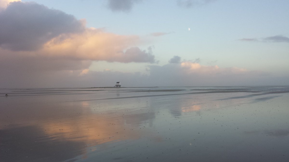 DeVlielandse's tweet photo. #wintertijd #storm #vlieland https://t.co/rUmqgVKkyj