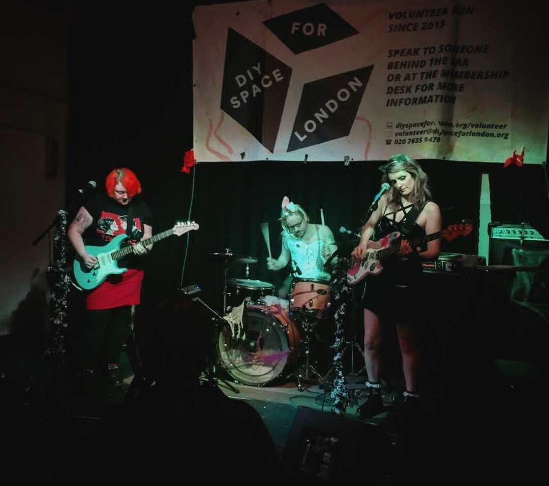 Slayerfest was APOCALYPTIC! Every band+dj+costume+slayer in training+vengeance demon last night was the absolute best! (📸 the lovely Carl)