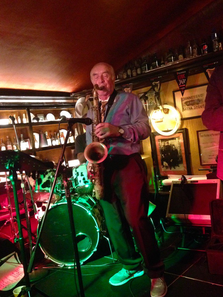 ellieobyrne1's tweet photo. Harry Connolly, veteran of all 40 years of #CorkJazzFestival on stage at the Shelbourne now! #JazzHero https://t.co/pORFxXqHYB