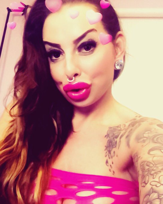 Heut Abend schon was vor? Um 23Uhr k&ouml;nnt ihr mich Live und GRATIS auf VisitX TV sehen https://t.co/68dQFMFZ8I<a href="/tag/love"class="tags"><span>#love</span></a><a href="/tag/follow"class="tags"><span>#follow</span></a><a href="/tag/happy"class="tags"><span>#happy</span></a><a href="/tag/kiss"class="tags"><span>#kiss</span></a>