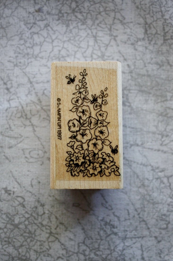 sueforgetmenot's tweet photo. Flowers and Bees / Floral Border / Rubber Stamp https://t.co/1cMWmRG0FY #Etsy #FloralBorder https://t.co/3c1QPEVxIJ
