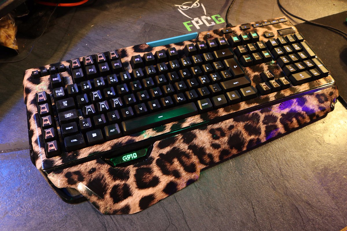 Wipspeed's tweet photo. Logitech G910 Vinyl Wrap with Wipspeed 😊😎 
https://t.co/gWUdj2wWdV

#logitech #vinylwrap #keyboard #camoflaged #furiouspcgaming #wipspeed https://t.co/H62KzL3afH