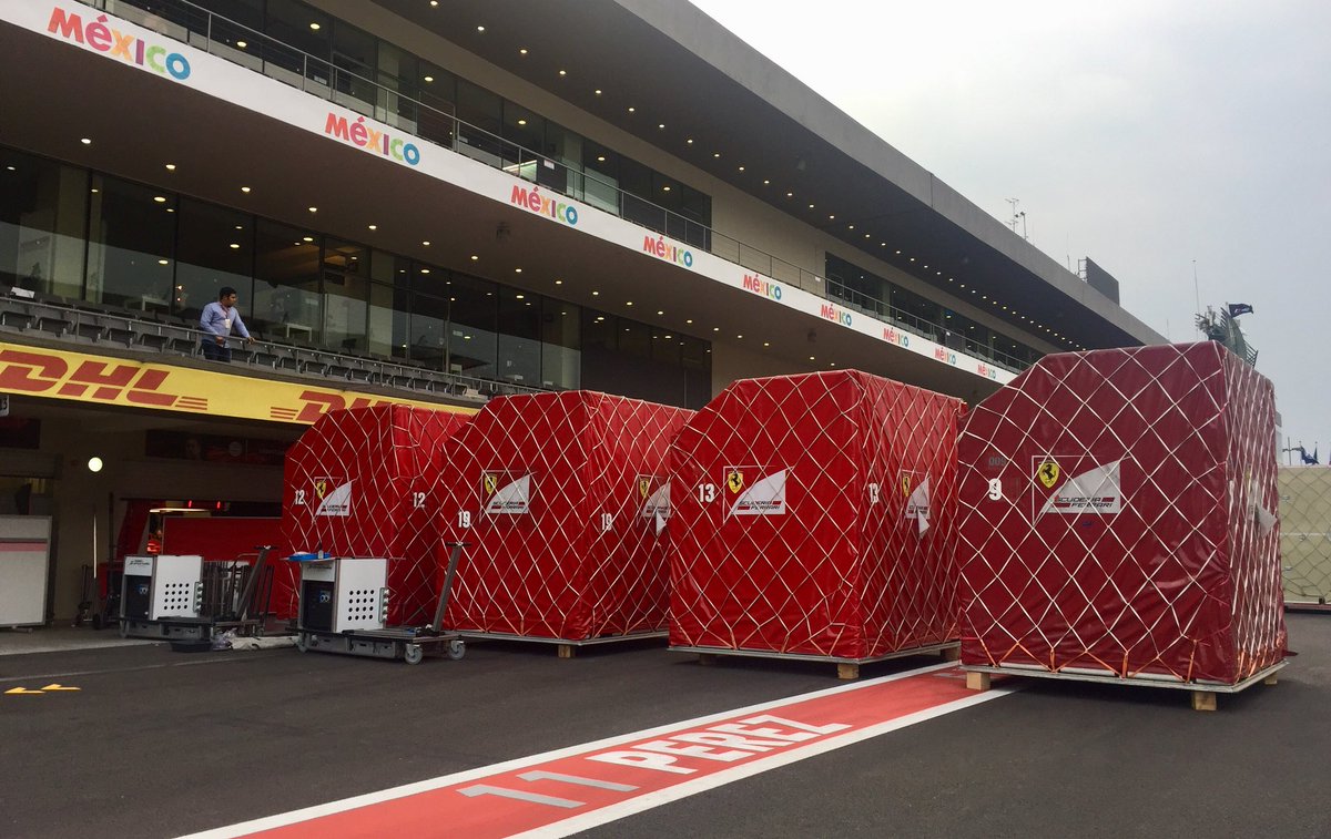 DanniMendiola's tweet photo. Nada es para siempre, comienza el desmontaje de las escuderías en pits. ¡Gracias México! #F1 #F1ESTA #MexicoGP #F1ebre https://t.co/Iaei2iIz11