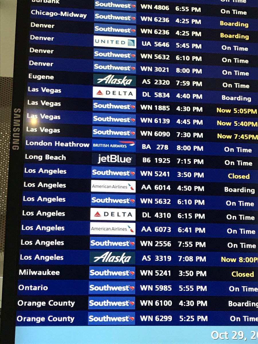 jacklinalen's tweet photo. #AmericanAirlines #AA6014 Board says boarding but flight attendant says no plane🙁 https://t.co/jERr6eMQA3