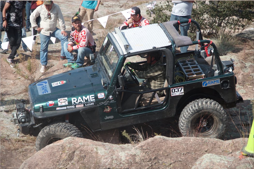 MoparMexico's tweet photo. El Jeepero conocido como "El Güero" va a la cabeza de la categoría "stock" rumbo a la final en #Durango #TGRocks #Aculco #MOPARrocks https://t.co/suH9AucUXH
