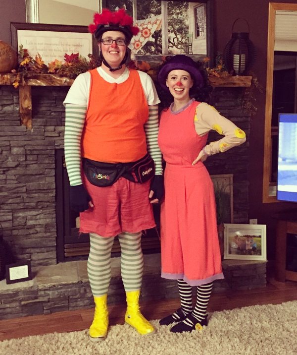 Abbylynnegv's tweet photo. Who made this big mess! @alysontheother @acourtroom #bigcomfycouch #majorbedhead #loonettetheclown #HomemadeHalloween https://t.co/WoqAdAKmaE