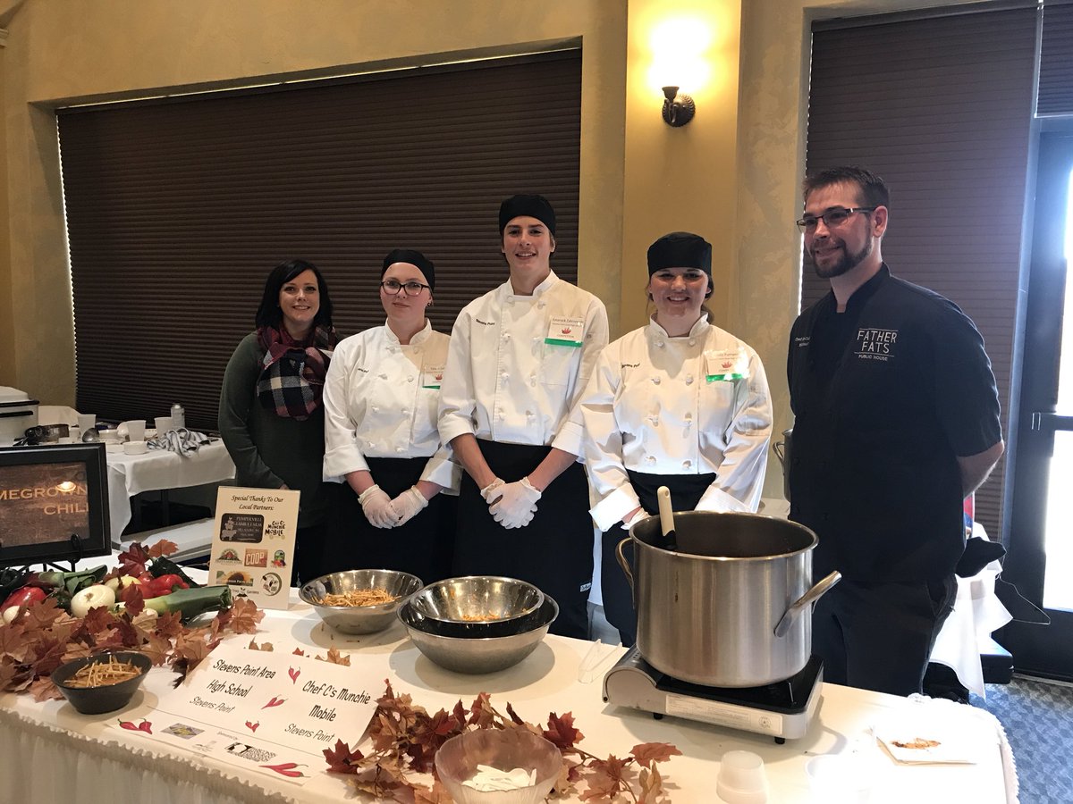 brigitta925's tweet photo. SPASH Culinary students competing in Appleton today!#spashculinary #wisconsinrestaurantassociation #ProStart https://t.co/DFhhiWlSQb