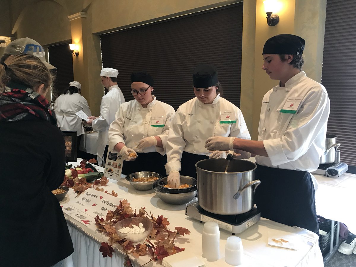 brigitta925's tweet photo. SPASH Culinary students competing in Appleton today!#spashculinary #wisconsinrestaurantassociation #ProStart https://t.co/DFhhiWlSQb