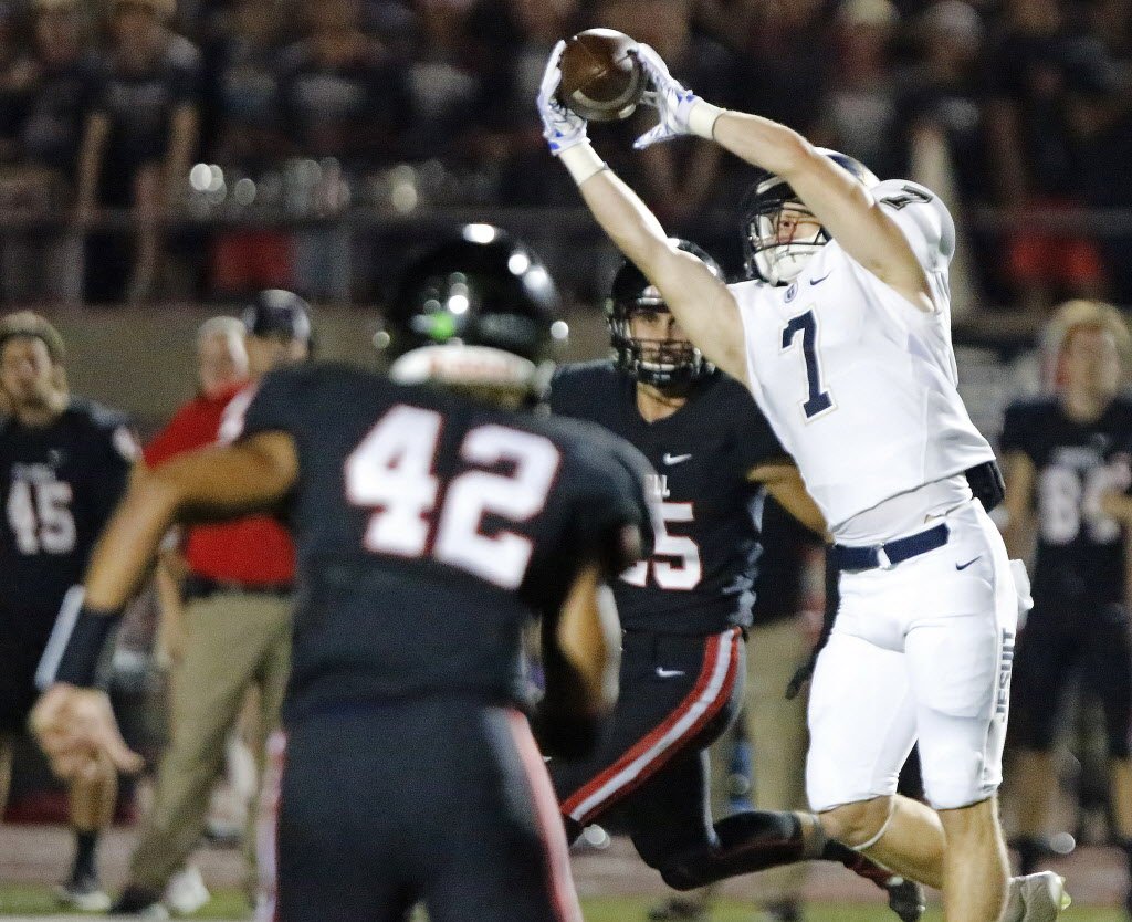 SportsDayHS's tweet photo. Offensive player of the week (Week 9): @JesuitDallasFB's Fletcher Rosenbleeth (@fletch_rose03) | @SaadYousuf126 https://t.co/1OAwavaob5 https://t.co/tjLyyg09to