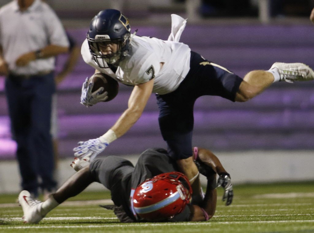 SportsDayHS's tweet photo. Offensive player of the week (Week 9): @JesuitDallasFB's Fletcher Rosenbleeth (@fletch_rose03) | @SaadYousuf126 https://t.co/1OAwavaob5 https://t.co/tjLyyg09to