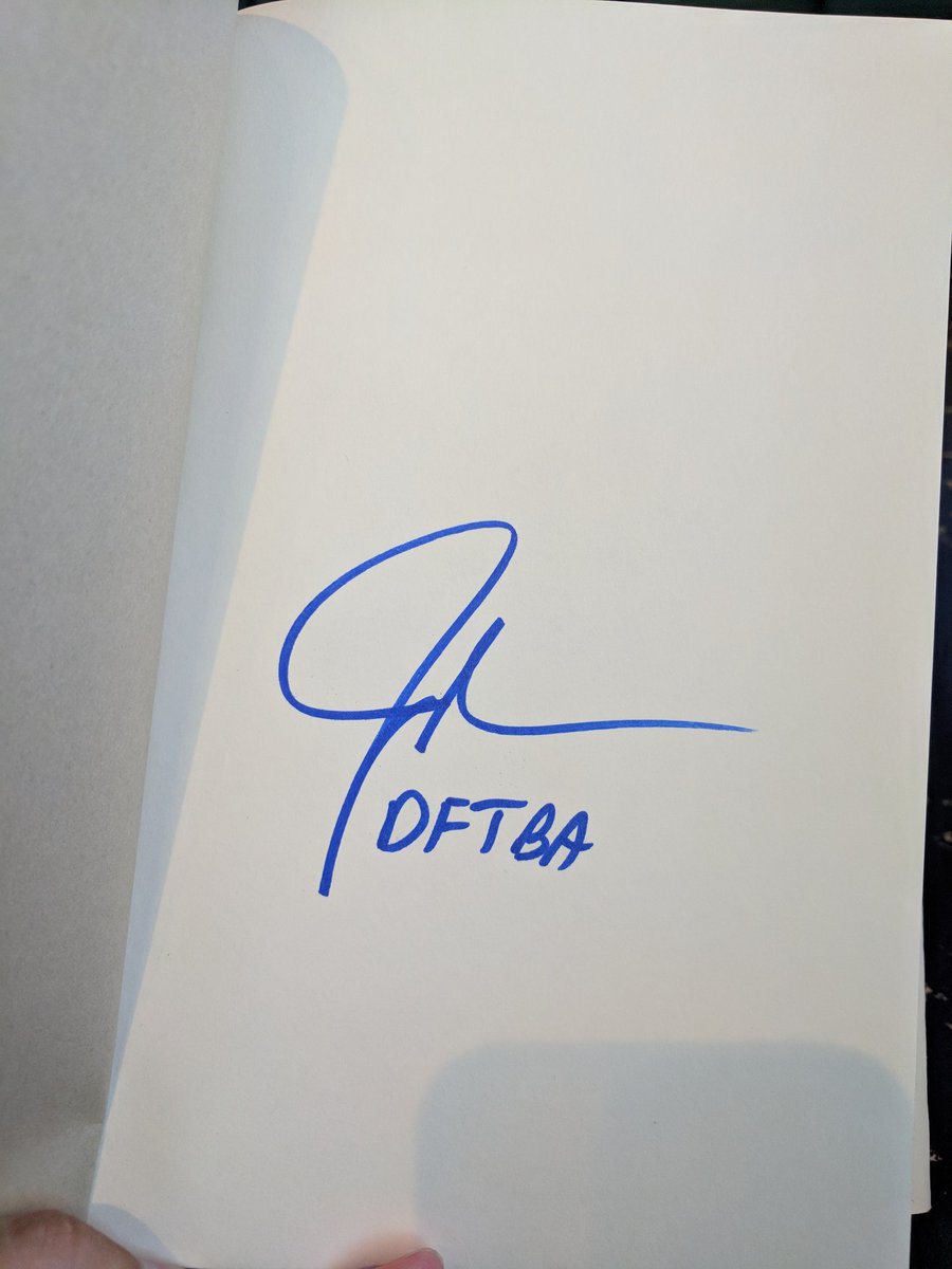Linzy_ABQ's tweet photo. Finally sitting down to read! #dftba @johngreen 🐢 https://t.co/kIo0M3HckE