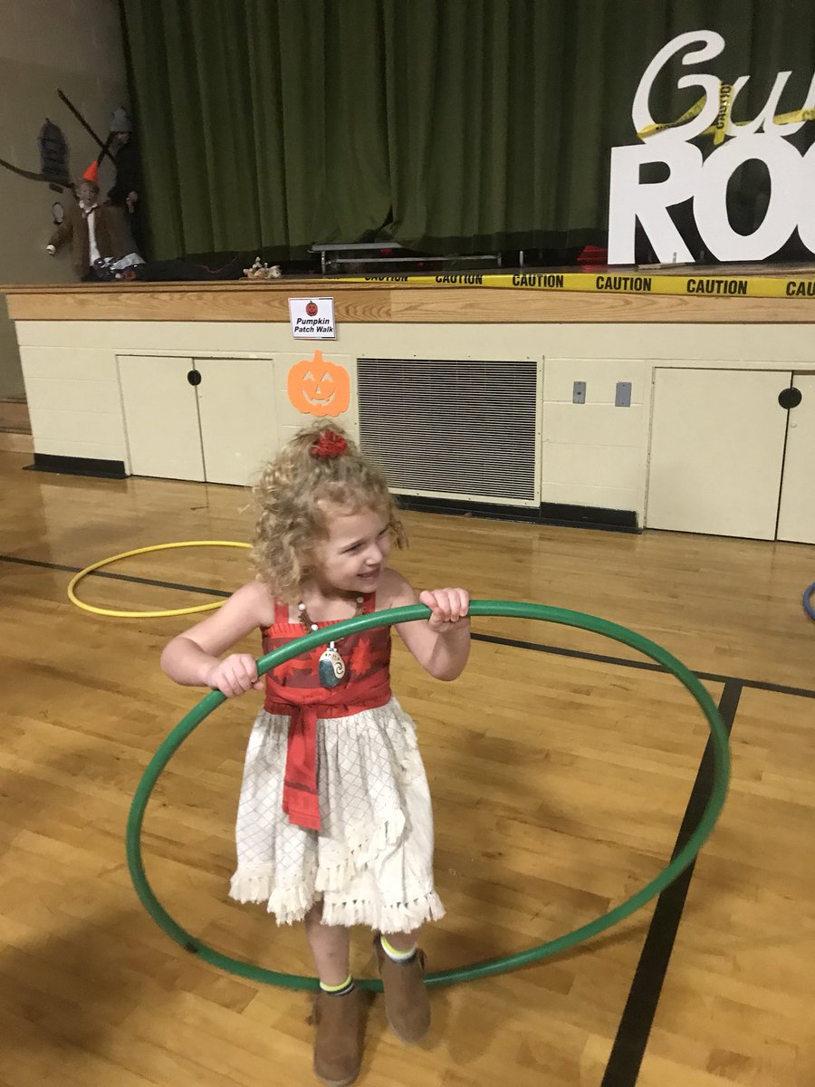 <a href="/huntemmie/">Emerson Hunt</a> aka Moana &amp; <a href="/HuntHawken/">Hawken Hunt</a> aka Dr. Hawk enjoying <a href="/cf_supers/">Chagrin Falls SAC</a> Halloween Festival