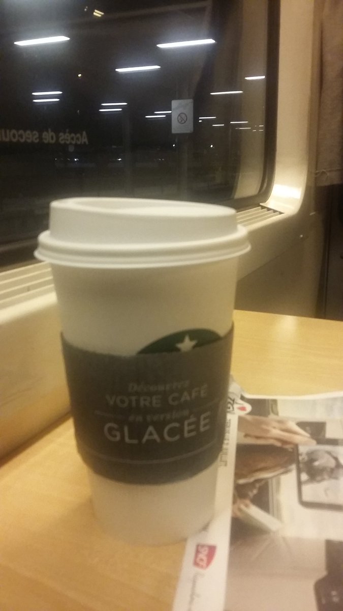 hanyrhauz's tweet photo. Retour de Reims. Remplacer progressivement le champagne par du thé... #copinesdevoyage https://t.co/BDuyV4ULHt
