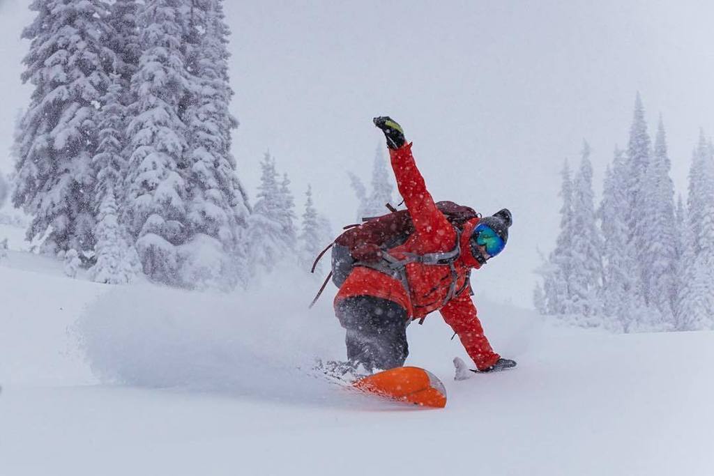 WhistlerSummit's tweet photo. "Spent the weekend chasing the snow line. I guess you could say we found the good stuff! 🤘🏻❄️️#FirstTurns #backcou… https://t.co/Y5kSZDIqXV https://t.co/ieytwVkSqh