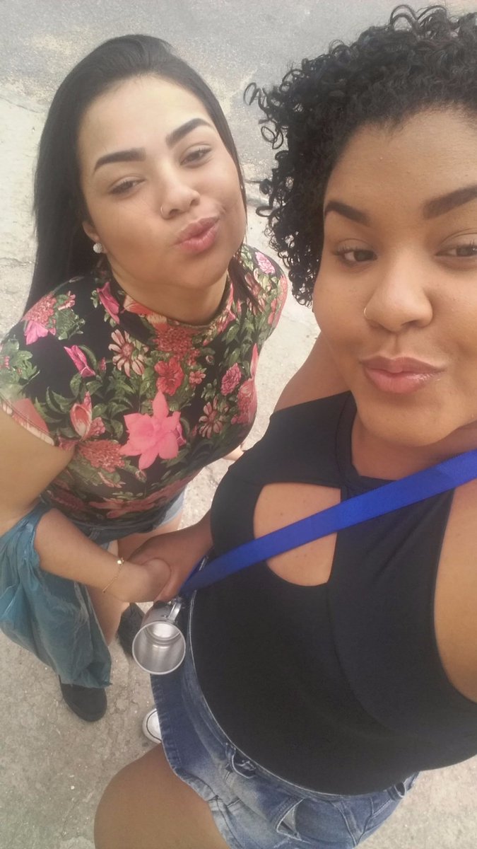 farias_melhor's tweet photo. Não paramos nuncaaaaaaaa #embrazadas 🍻💃💃 @borgeesraissa https://t.co/08qQCs0g3r
