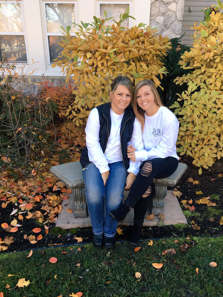 tashafranksss's tweet photo. Just me &amp; my twin 👯 #DadsWeekend2017 https://t.co/J6bz2yzi56