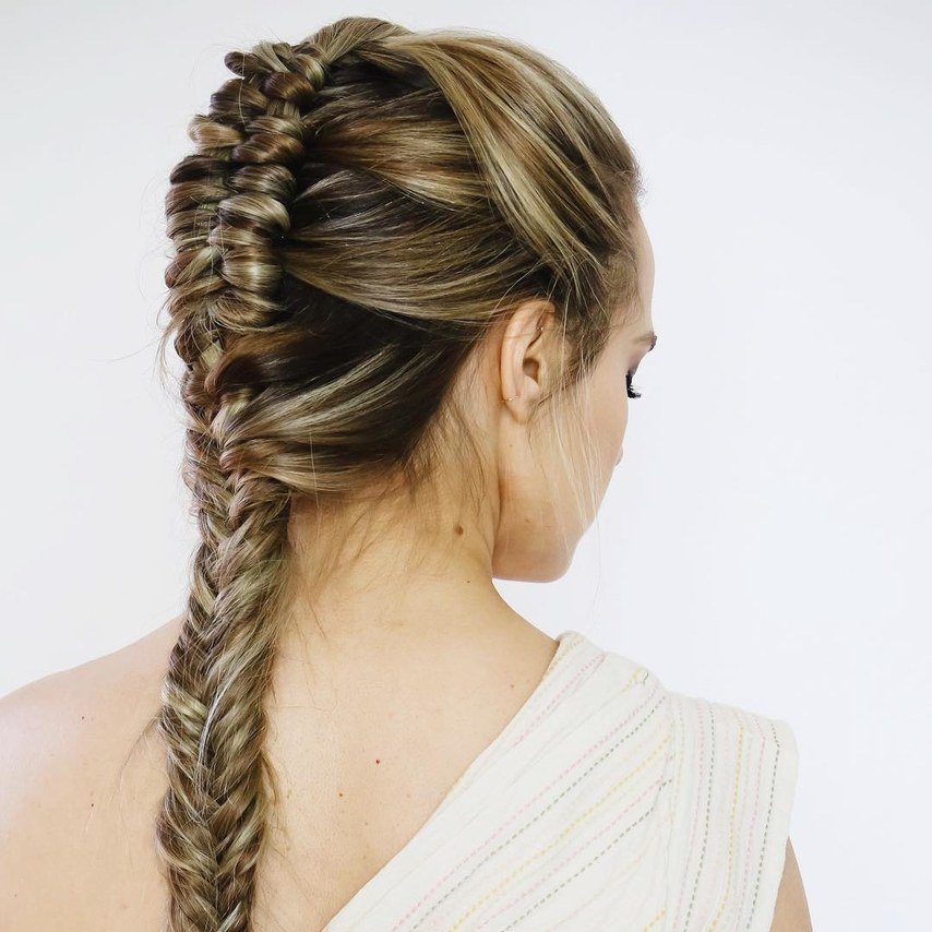 SavviFormalWear's tweet photo. Beautiful braided updos! https://t.co/8jF2CevvWa https://t.co/FjzUqNWCDd #bride #weddinghair #braids #bridalhair https://t.co/XjTsiJAsNK