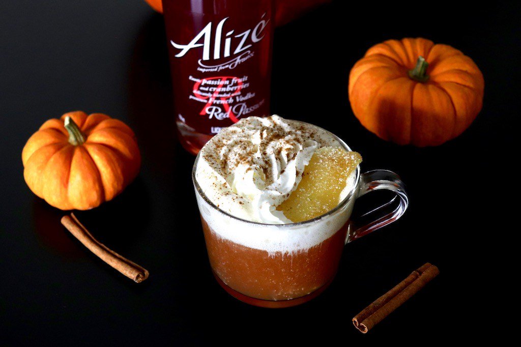 glammzmore's tweet image. Cozy Up This Fall With A Sweet 'n Spicy Cranberry Hot Toddy {Recipe} #AlizeInColor #Partner theglamorousgleam.com/2017/10/cranbe…