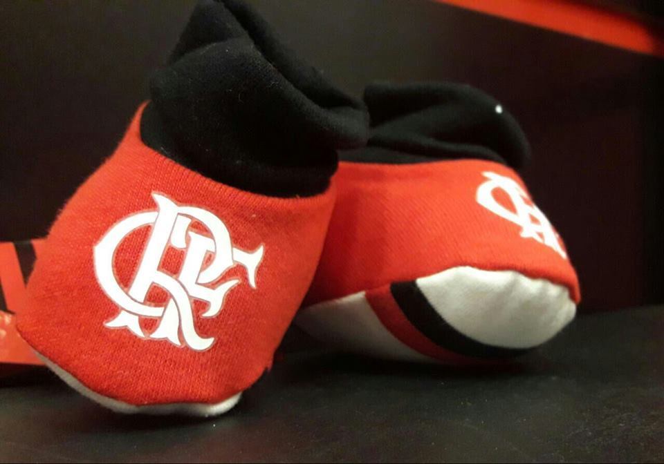 Amor rubro-negro que vem de berço! Compre aqui: bit.ly/2iilN8X  #IssoaquiéFlamengo #NacaoRubroNegra #Fla