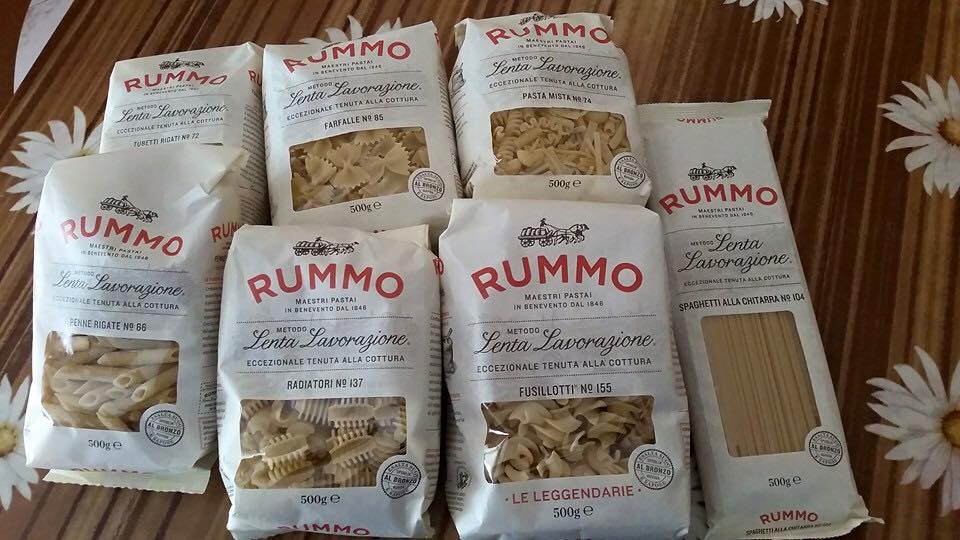 elenabulla1's tweet photo. il pastificio Rummo ha lanciato un appello per salvare la fabbrica dalla chiusura.Non dico di cambiare marca, ma almeno una volta proviamo a comperarla, serve ad un nobile scopo.aiutiamo questo pastificio italiano la pasta e buonissima,trafilatura in bronzo....aiutiamoli https://t.co/gtDyYcZGuo