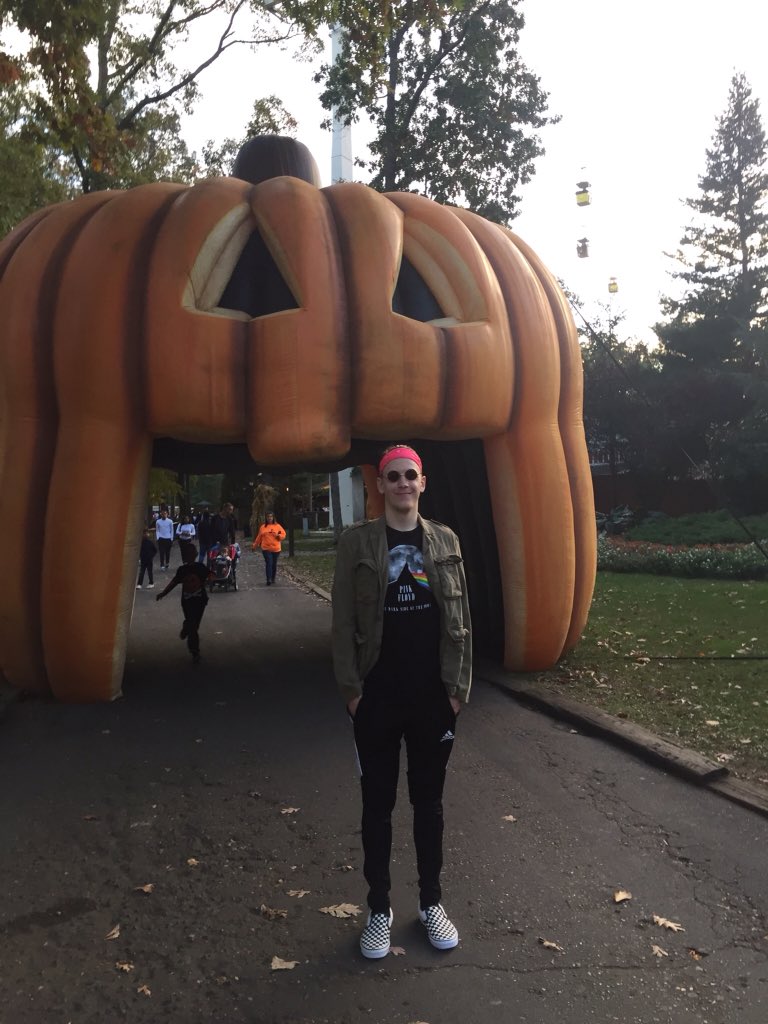 CeeMHenry's tweet photo. #Frightfest2017 https://t.co/To4iVUcXuL