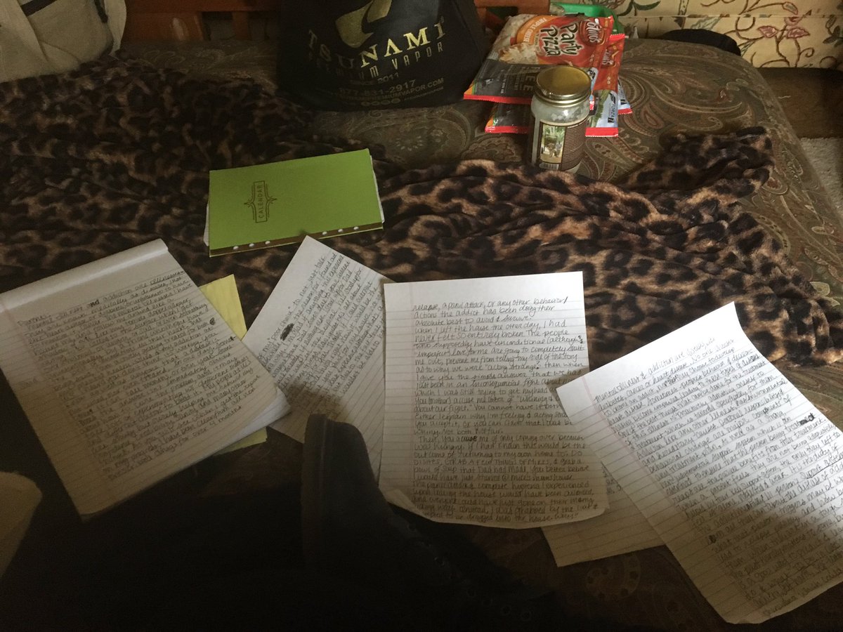 Ash_hole51's tweet photo. Attempting to write a letter to my parents about how I feel. #5pages #sofar #difficult https://t.co/rQbSBH3n6a