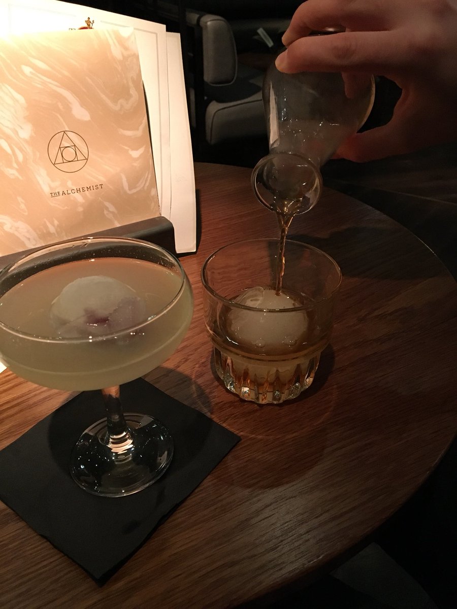 rachelwareing90's tweet photo. @TheAlchemistUK No work tomorrow....Cocktails on a Sunday ππ»πΈπ₯ #whitecosmo #smokyoldfashioned #vodka #whisky #datenightaway #chester ππ https://t.co/wQgyoU1Dgv