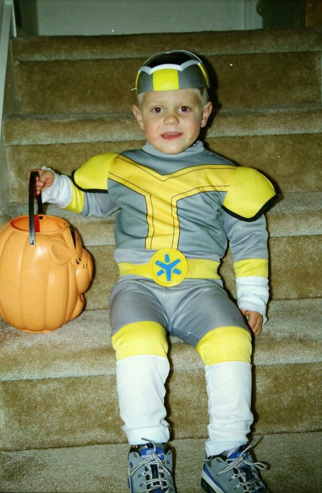 WMHSYoungLife's tweet photo. YL CLUB TOMORROW! Get your costumes &amp; your game faces on. Grab a friend because it's about to get spooky. See you at 7:30 (address in bio!) https://t.co/uvrf2hZR9Y