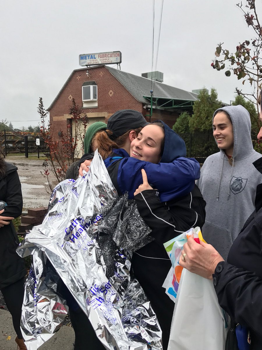 Ekelliherrr's tweet photo. So proud of Coll for running a full marathon, WHILE it was raining cats and dogs all day #BEASTMODE https://t.co/rVSnyl6RkZ