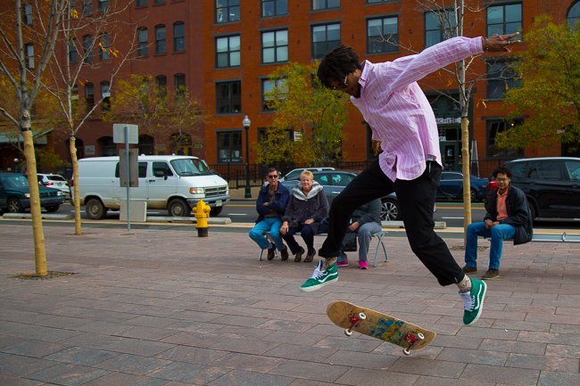 roamingwrangler's tweet photo. Putting it On the Line. #Denver skateboarder shows bystanders his tricks. #Photography #StreetPhotography #Skateboarding https://t.co/EEGNM0FvVo