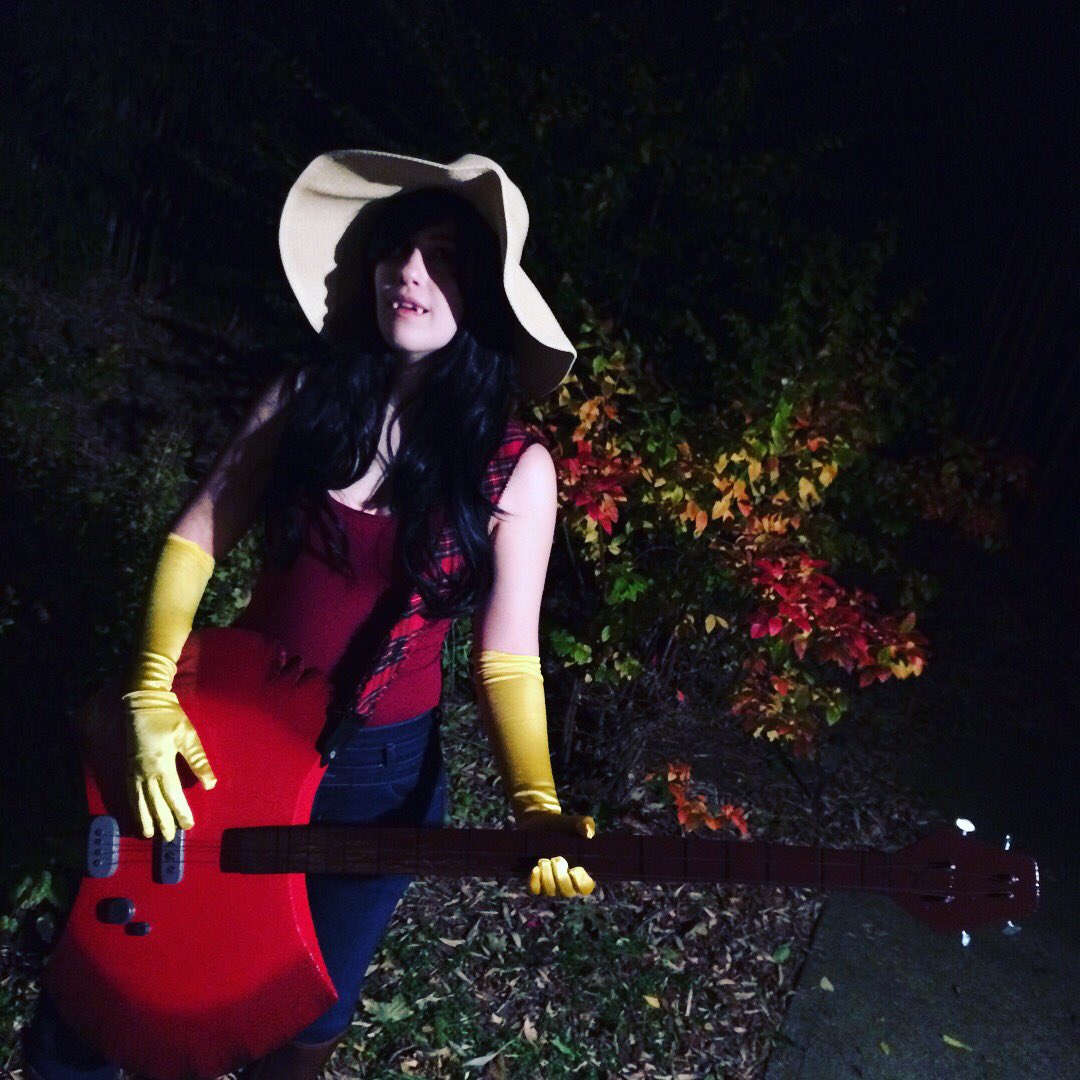 alex_inspace's tweet photo. Marceline &amp; Lumpy Space Princess 🌙🎸 https://t.co/SXPX4d5yCV