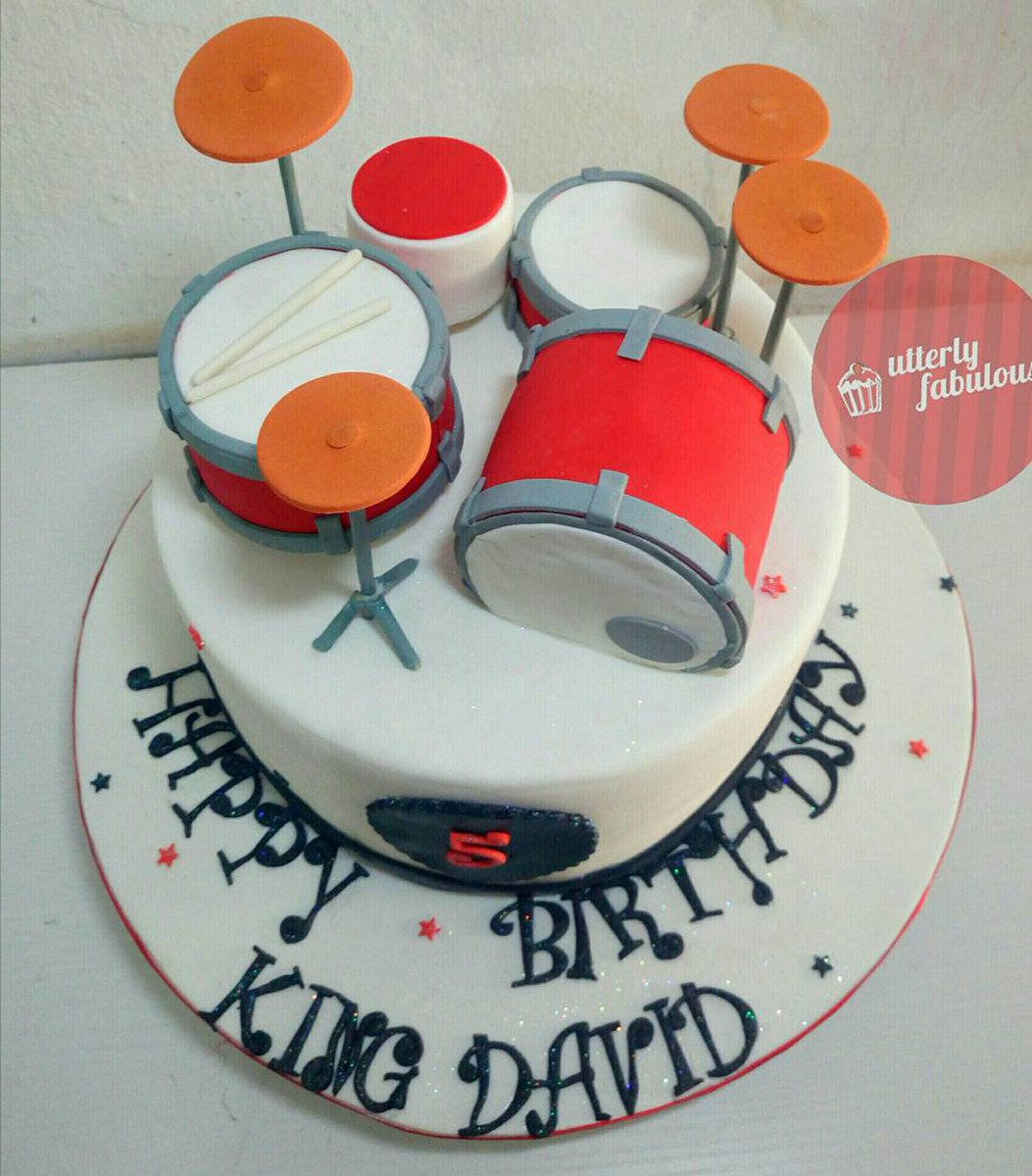 utterlyfabcakes's tweet photo. Delivering any kind of drum set halfway across Lagos was always going to be a challenge. Thank God this piece arrived intact. #drumcake https://t.co/Tw1U7ARoE6