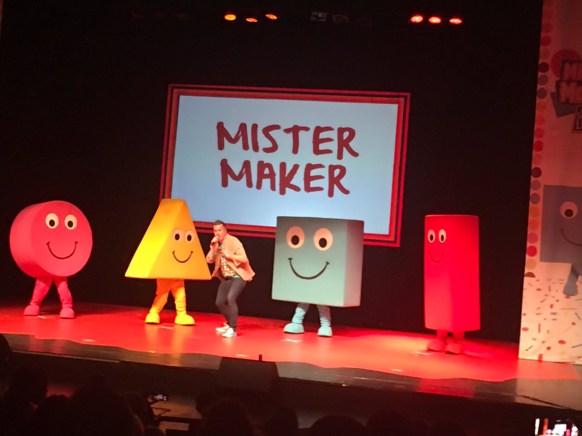kemiwlson's tweet photo. #iamashape #mistermakerlive #children #parents #theorchardtheatre #Art #Crafts #colours #artist #happy #music #dance #OMG #show ⭐️⭐️⭐️⭐️⭐️ https://t.co/ZjGschrjPK
