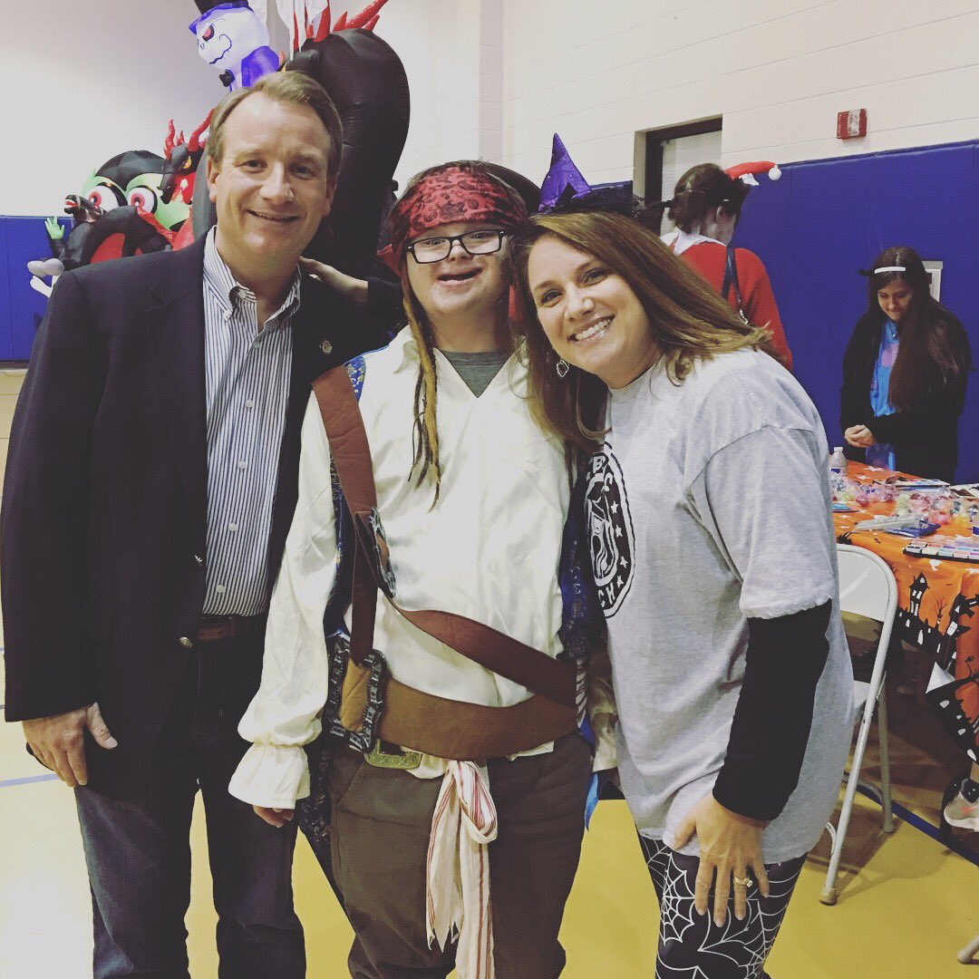 UniteOurVoices's tweet image. Great North Metro Miracle League #NMML Halloween party today with friends 🎃 @johnalbers @MikeHaynes81 #community #friendship #purehappiness