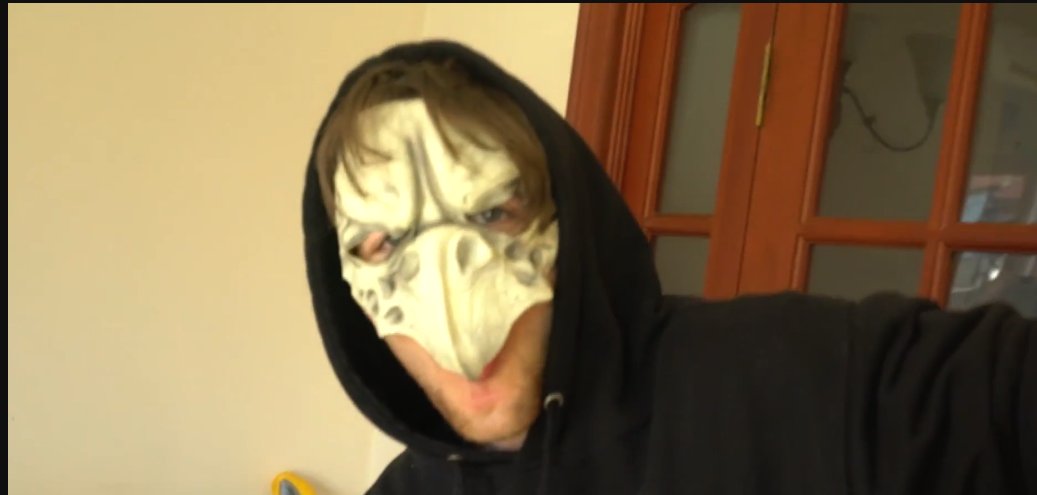 Snapplesso's tweet image. @RobertIDK @MessYourself #Spookyman